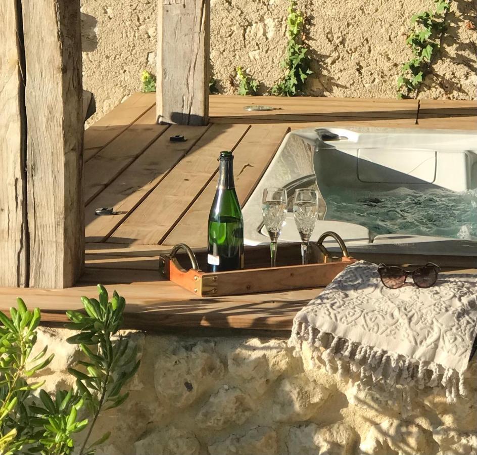 Bed and Breakfast Les Ombrieres Porcheresse Esterno foto