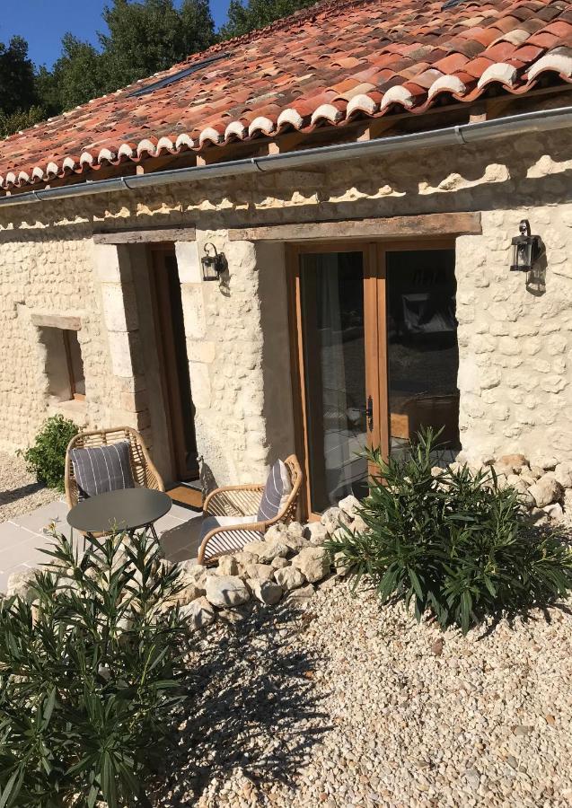 Bed and Breakfast Les Ombrieres Porcheresse Esterno foto