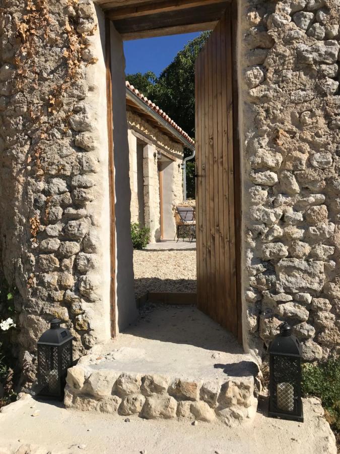 Bed and Breakfast Les Ombrieres Porcheresse Esterno foto
